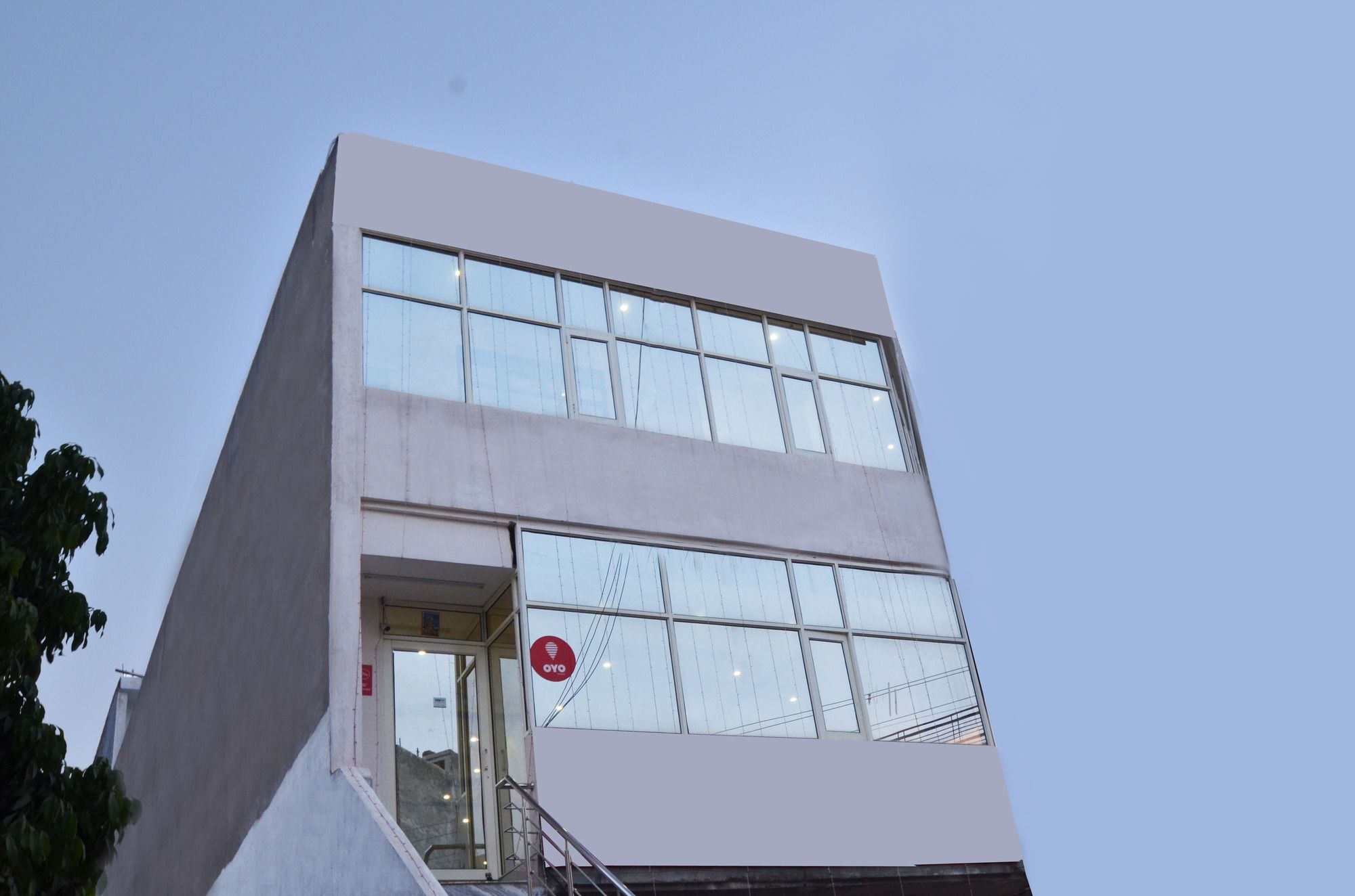 Oyo Platinum Inn Nayagaon Bagian luar foto